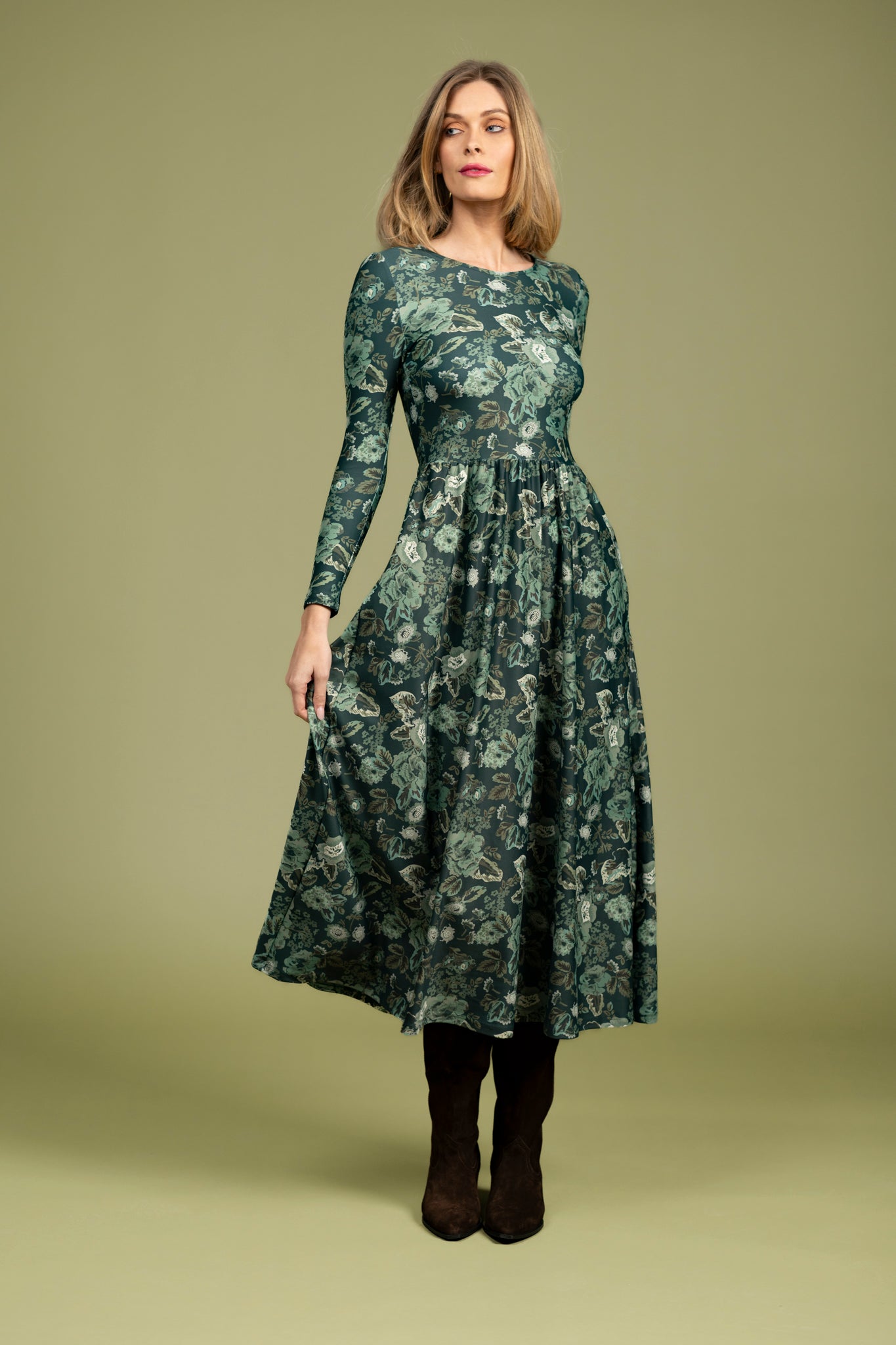 Smith & Quinn | The Clover Dress - Rosemary Meadow | Women's Size M | Floral Print | Luxury Ladies Apparel Smith & Quinn | The Clover Dress - Rosemary Meadow | Women's Size M | Floral Print | Luxury Ladies Apparel